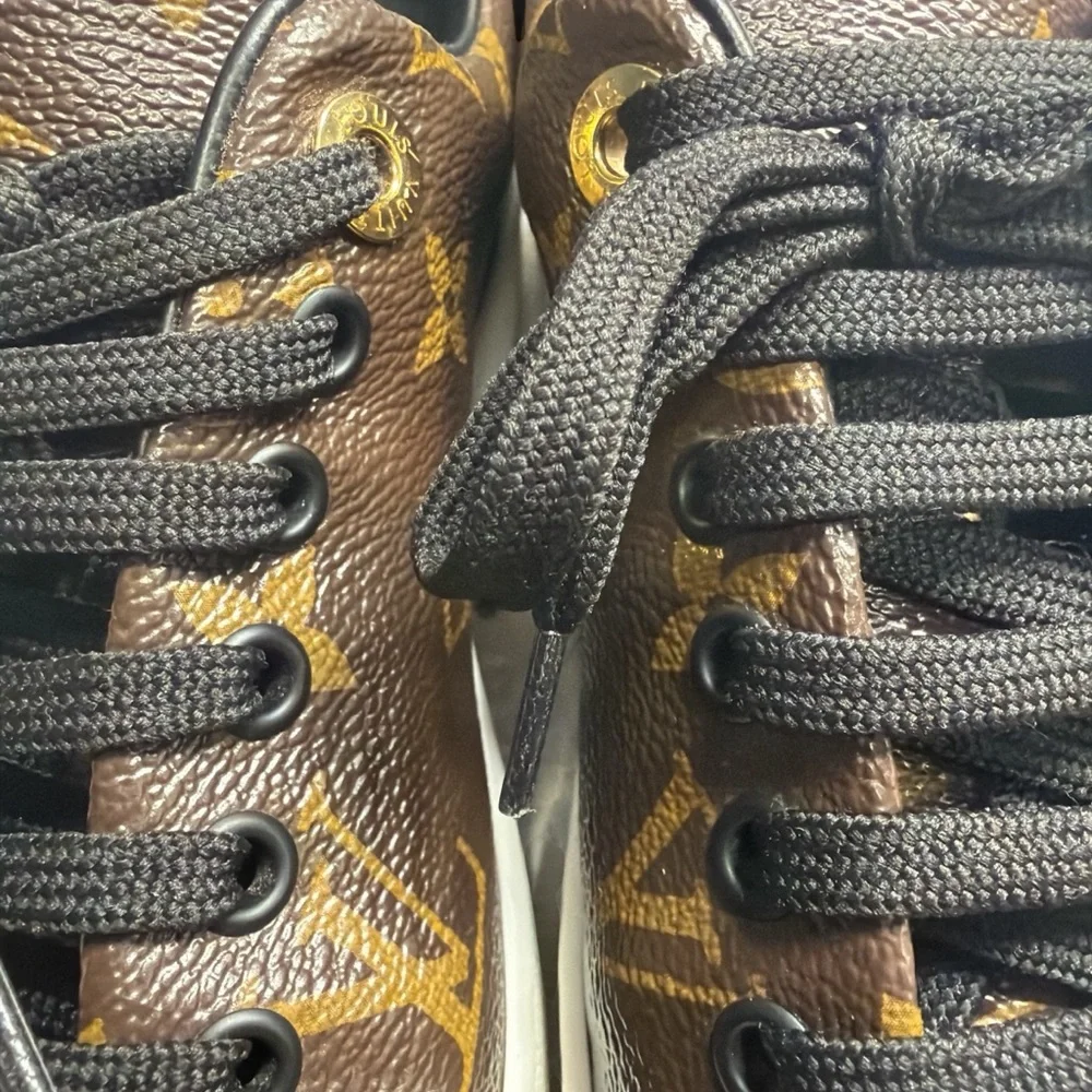 Louis Vuitton Brown and Gold Monogram Sneakers - Picture 4 of 10